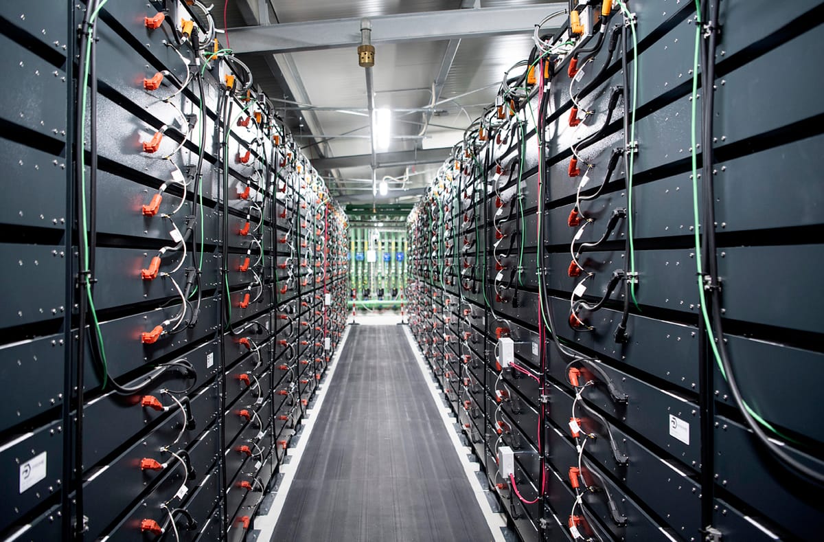 Un parteneriat românesc pentru 1.000 MWh de stocare energie: Monsson va instala baterii Prime Batteries în proiecte europene