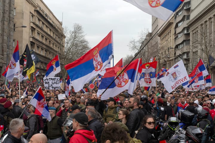 Belgrad, 2025: Prima utilizare a unui Tun Sonic LRAD în Europa împotriva protestatarilor