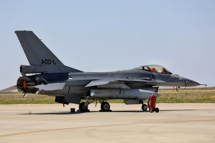 F-16 olandez la Baza 86 Aeriană Borcea, parte a Centrului de instruire din România
