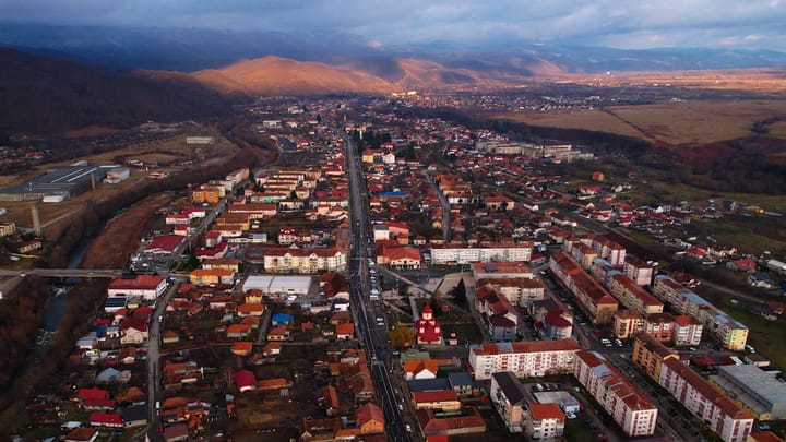 Alegeri locale parțiale la Oțelu Roșu: Grigore Goja (PSD) triumfă după o campanie tensionată