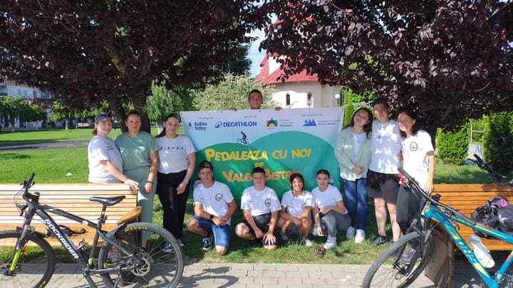 Sărbătorim Ziua Copilului pe Două Roți! Ediția a II-a „Pedalează cu noi pe Valea Bistrei” așteaptă micuții din Oțelu Roșu