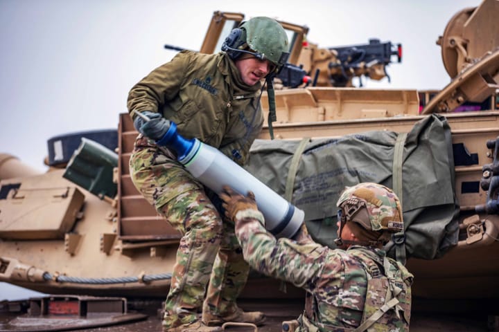 Investiție strategică România-SUA în domeniul militar: Județul Dâmbovița, nucleul viitorului Centru European de Muniții NATO
