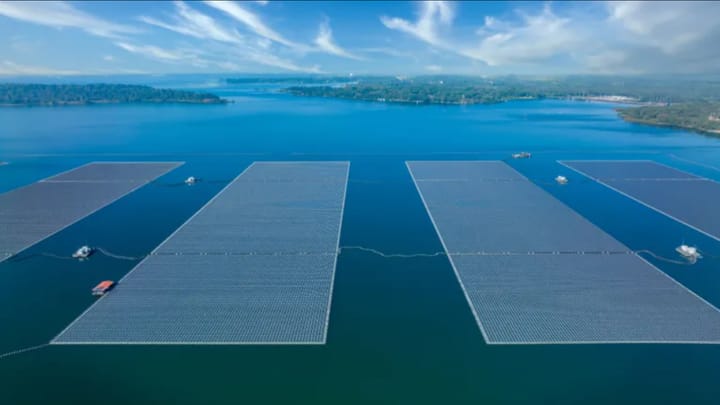 Proiect pilot inovator, în premieră în România: Hidroelectrica lansează proiectul "Nufărul" cu panouri solare flotante