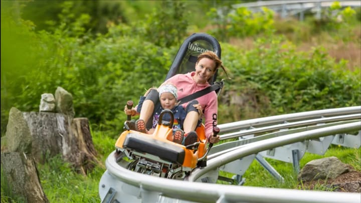 Reșița transformă Dealul Golului: Bob de vară și parc de aventură în dezvoltare